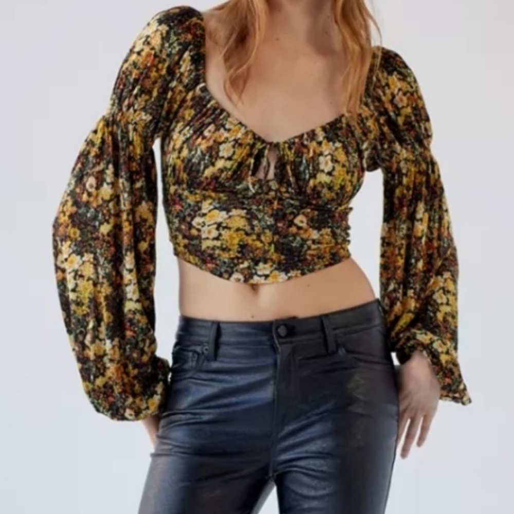 Urban outfitters floral long sleeve cropped top size XS